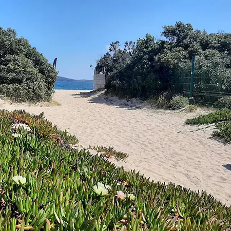 Grande Piscine Dans Hoteliere, Proche Διαμέρισμα *