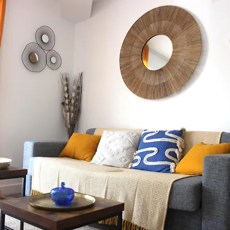 Grande Piscine Dans Hoteliere, Proche *