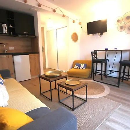 Appartement Grande Piscine Dans Hoteliere, Proche