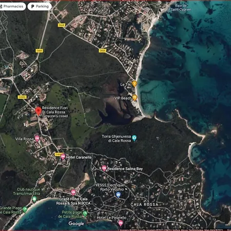 Grande Piscine Dans Hoteliere, Proche Lecci